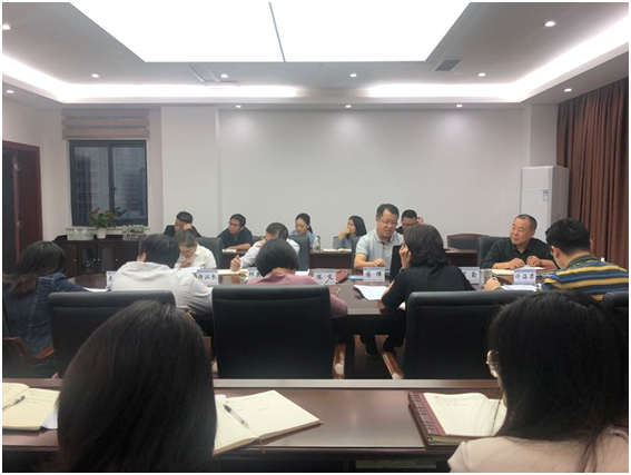 加強(qiáng)學(xué)習(xí)，深入開展調(diào)查研究，全面增強(qiáng)擔(dān)保本領(lǐng)——市擔(dān)保公司黨支部書記上黨課